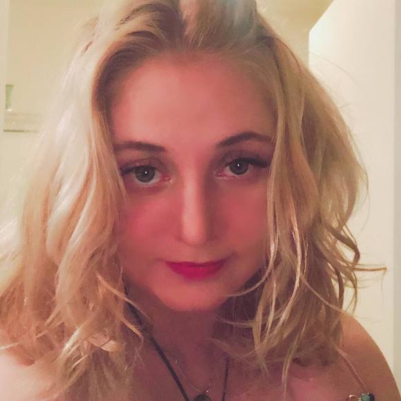 Profile Picture of Yana Sletten (@yana0505) on Poshmark