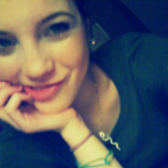 Profile Picture of Sky Ellefson (@skyellefson) on Poshmark