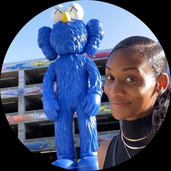 Profile Picture of Kimberly Cason (@hi_imkimberly) on Poshmark