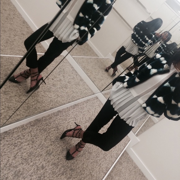 Profile Picture of Hazel Anderson (@hazelanderson12) on Poshmark