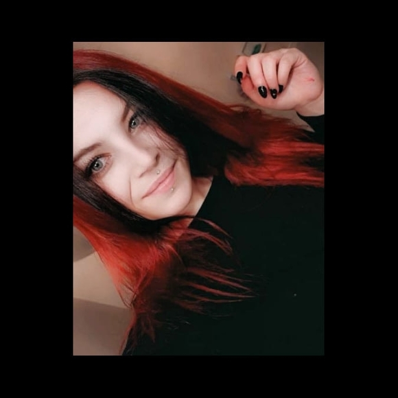Profile Picture of Marie-danielle Sirois (@mariee_dann31) on Poshmark