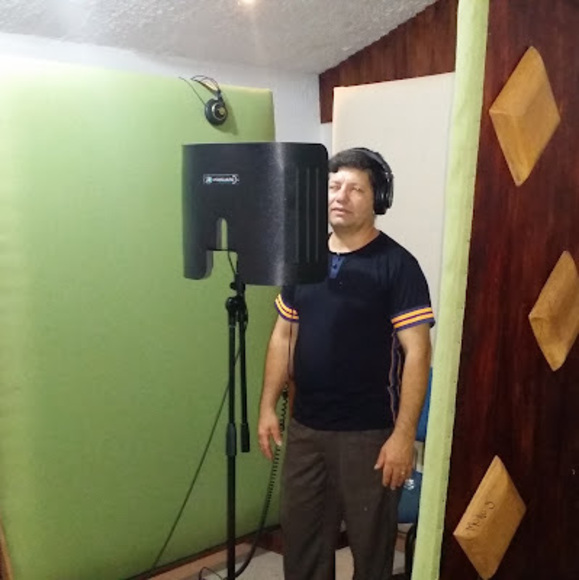 Profile Picture of Javier Toro (@javiertoro77) on Poshmark