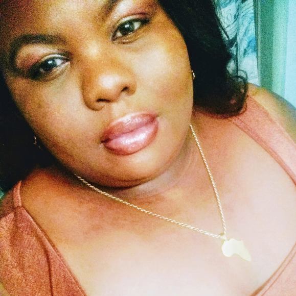 Profile Picture of Rasheda Ferguson (@rara9393) on Poshmark