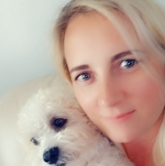Profile Picture of Rusmira Smajic (@srusmira) on Poshmark