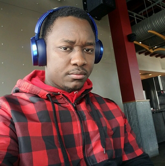 Profile Picture of Gedeon Nitunga (@gedeon216) on Poshmark