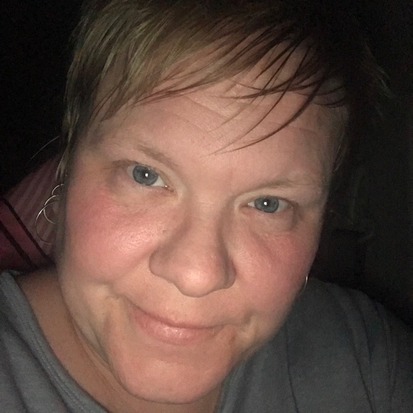 Profile Picture of Temple Carbee (@templecarbee) on Poshmark