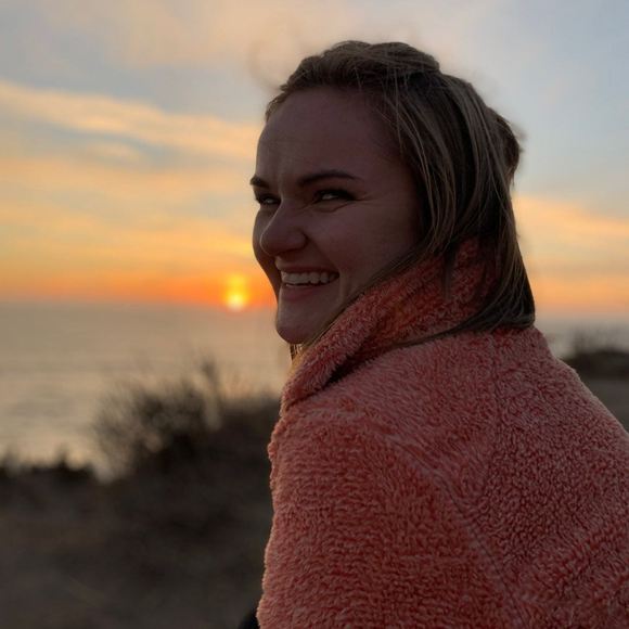 Profile Picture of Jordyn Kalbaugh (@jordynkalbaugh) on Poshmark