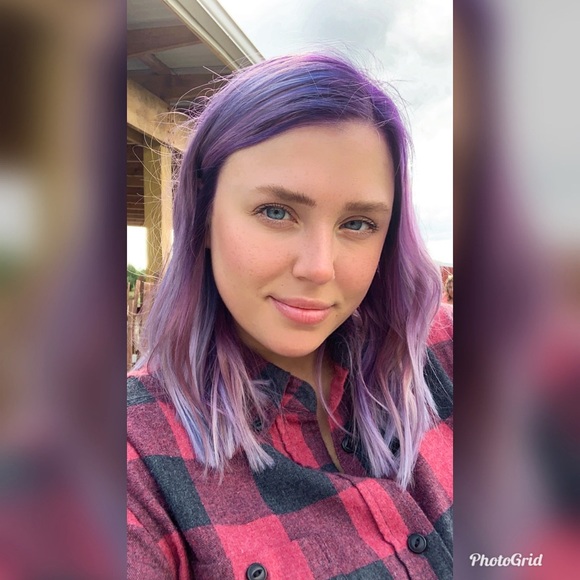 Profile Picture of Jenna Gable (@jgable05) on Poshmark