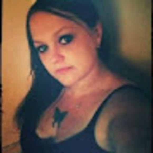 Profile Picture of Misty Mcclure (@misty421979) on Poshmark