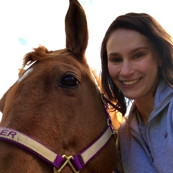 Profile Picture of Sarah Gunsch (@slg003) on Poshmark
