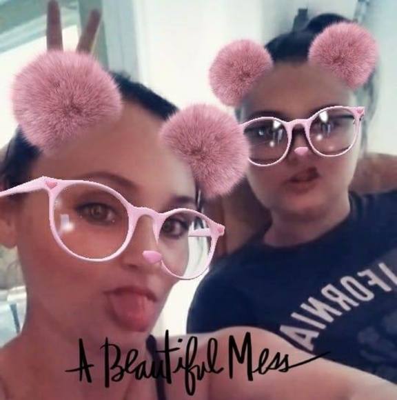 Profile Picture of Melissa Larsen (@mel2324) on Poshmark