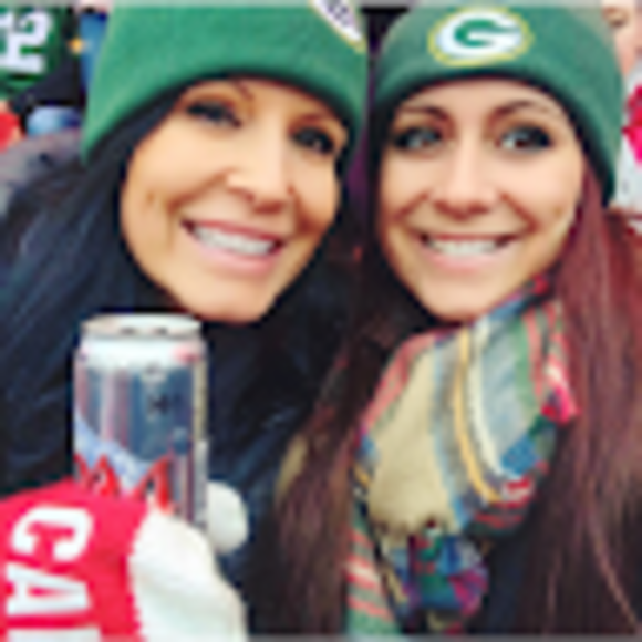 Profile Picture of Tami Gillespie (@tamigillespie) on Poshmark