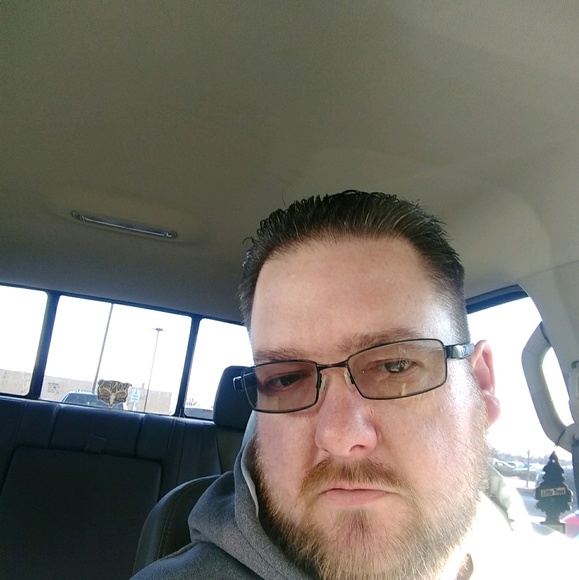 Profile Picture of Erik Abatangelo (@abo37) on Poshmark