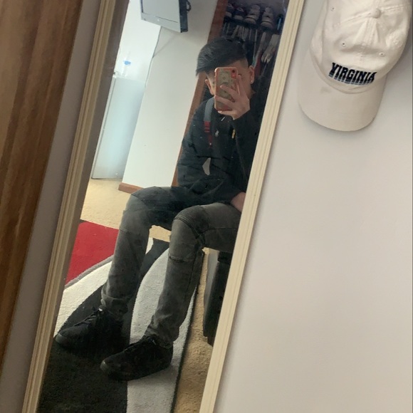 Profile Picture of Zayden Matro (@zayden181) on Poshmark