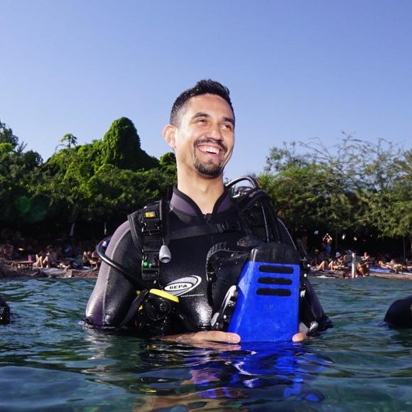 Profile Picture of Mario Lujan (@mariolujan21) on Poshmark