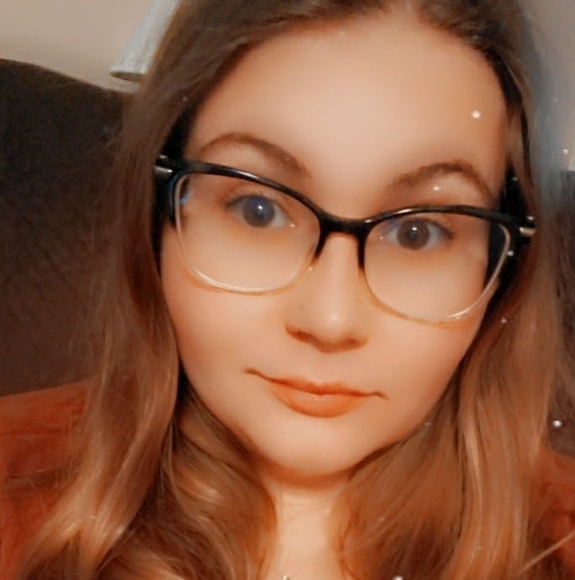 Profile Picture of Kiersten Young (@kier97) on Poshmark