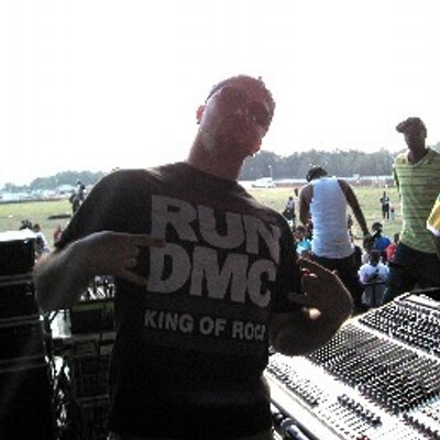 Profile Picture of Jeremy Scott Holt (@JeremyScottHolt) on Twitter