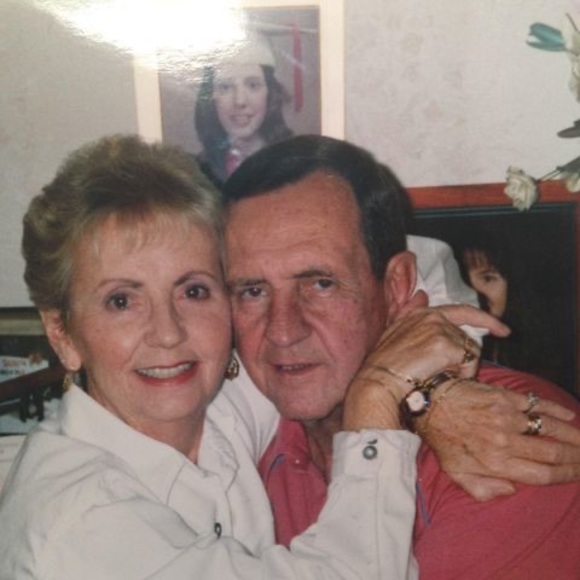 Profile Picture of Theresa Casper (@gratefultec) on Poshmark