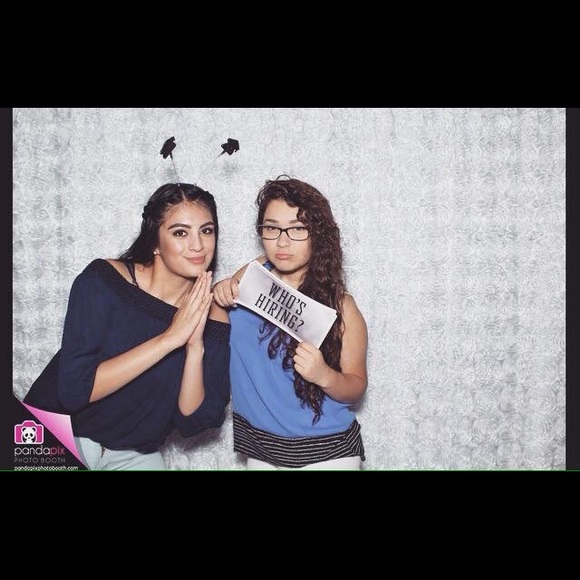 Profile Picture of Nayeli Robles (@nayeli1717) on Poshmark