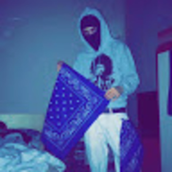Profile Picture of Wass Glizy (@wassglizy) on Poshmark