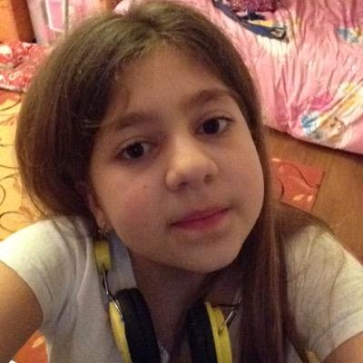 Profile Picture of Sophie (@SabinaViscuso) on Twitter