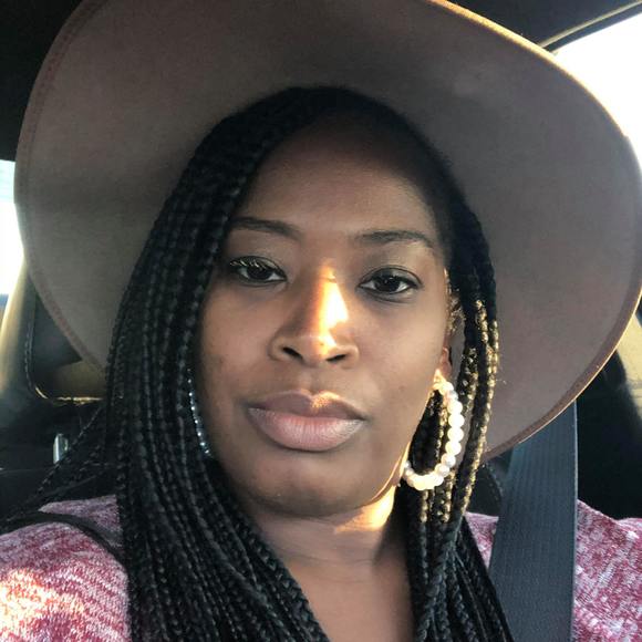 Allesha Coleman - Poshmark Profile Picture of Allesha Coleman (@arobinsoncolema) on Poshmark