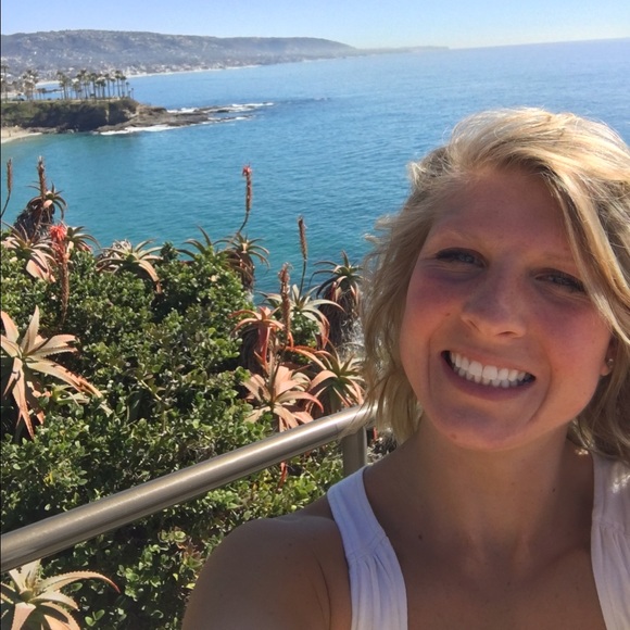 Profile Picture of Kara Webb (@karawebb) on Poshmark