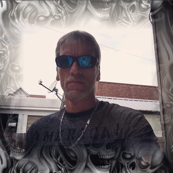 Profile Picture of Edward Winkler (@edward_winkler) on Poshmark