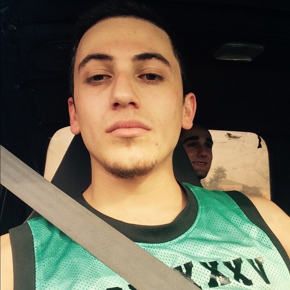 Jacob Poncedeleon - Poshmark Profile Picture of Jacob Poncedeleon (@ponce127) on Poshmark