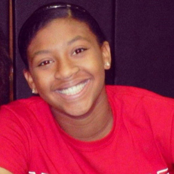 Profile Picture of Maya Solomon (@msolomon3) on Poshmark