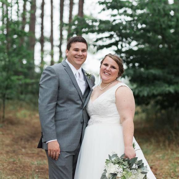 Profile Picture of Hannah Listvan (@hlistvan) on Poshmark