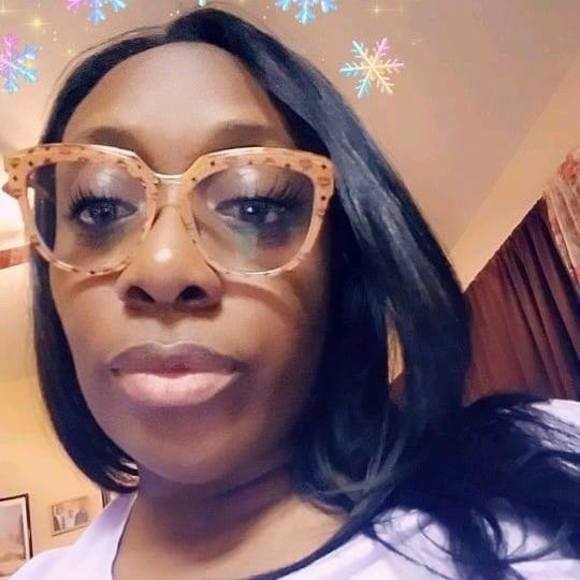 Profile Picture of Stephani Davis palmer (@stephani826) on Poshmark