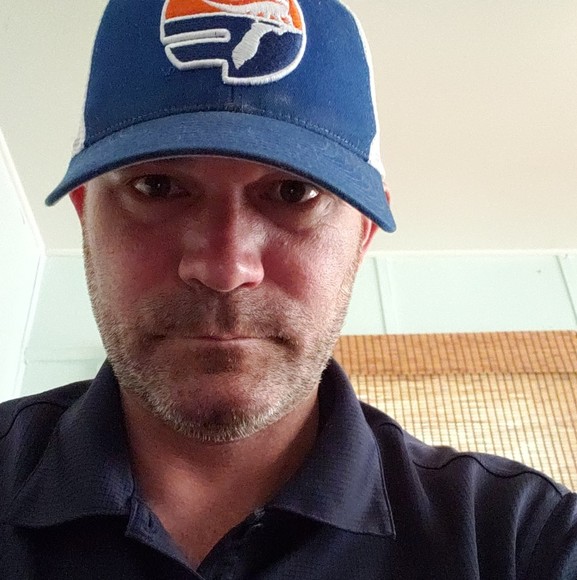 Profile Picture of Laurs Emory (@laursemory) on Poshmark