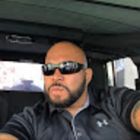 Profile Picture of David Lopez (@davidlopez246) on Poshmark