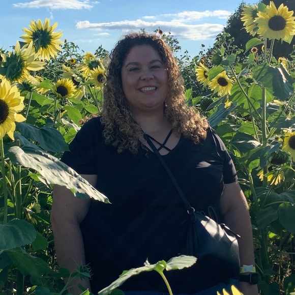 Profile Picture of Alexandra Pietropaolo (@lpietro1) on Poshmark