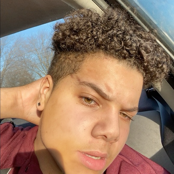 Profile Picture of Tobias Scott (@scotttob000) on Poshmark