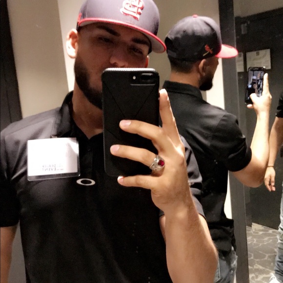 Profile Picture of Alberto Loya (@albertoloya) on Poshmark