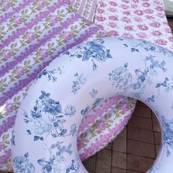 Profile Picture of Raquel Throndson (@raquel373) on Poshmark