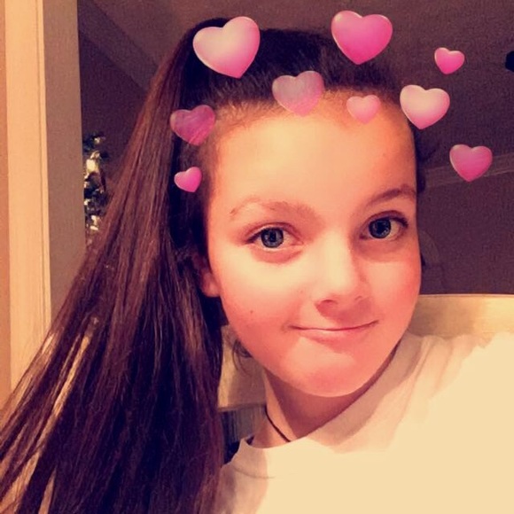 Profile Picture of Peyton Allgaier (@peytonallgaier2) on Poshmark