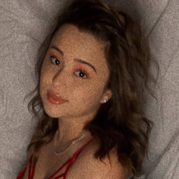 Profile Picture of Madison Jimenez (@madisonjimenez1) on Poshmark