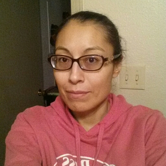 Profile Picture of Stacey Demoski (@staceyd22) on Poshmark