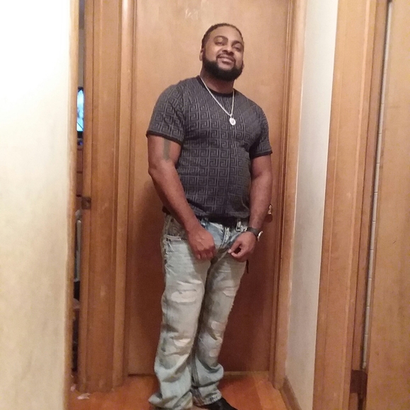 Profile Picture of Jerome Tillman (@jerometillman) on Poshmark