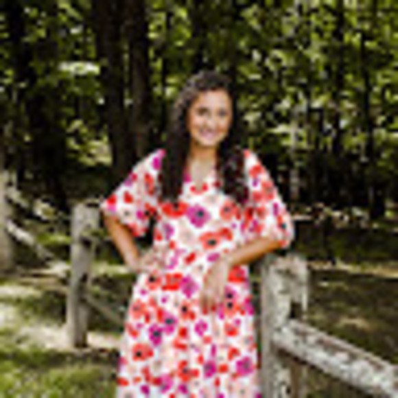 Profile Picture of Lacey Ray (@laceyray732) on Poshmark