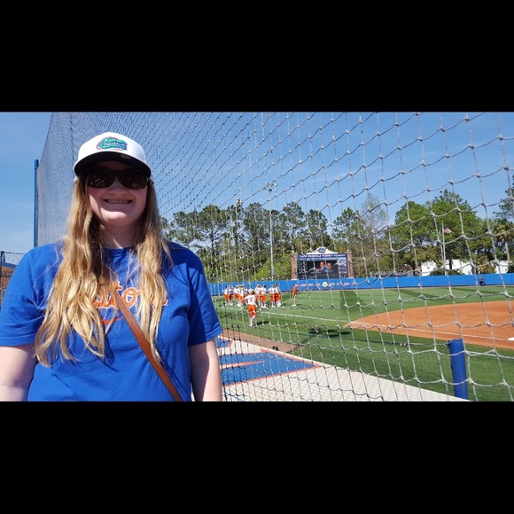 Profile Picture of Kara Pearce (@karapearce16) on Poshmark