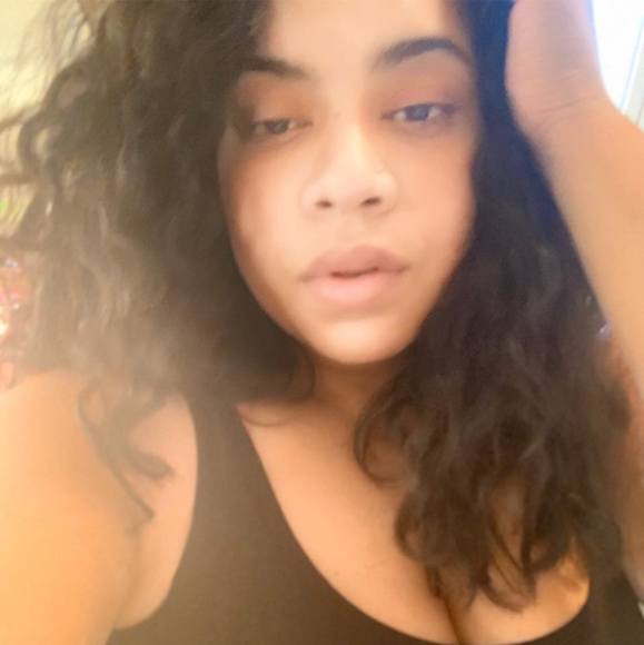 Profile Picture of Ariel Rosa (@rosa17pr) on Poshmark