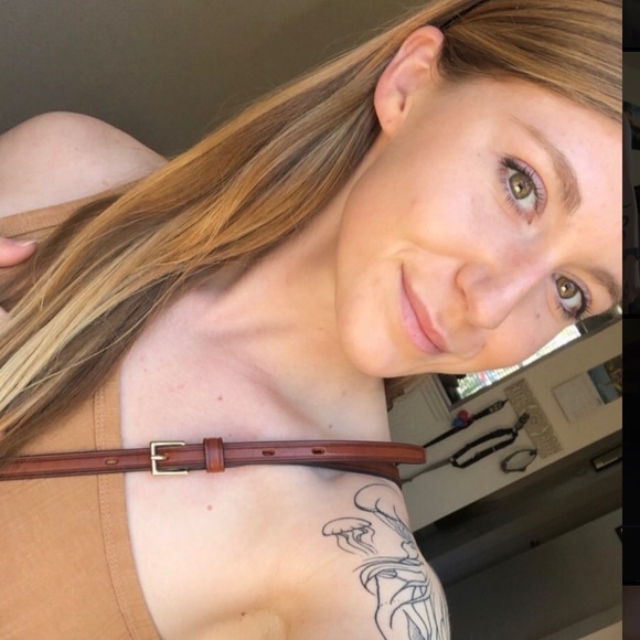 Profile Picture of Alyssa Pubentz (@alyssa_pubentz) on Poshmark