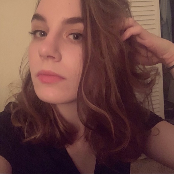 Profile Picture of ! haley Plott (@hplott7) on Poshmark