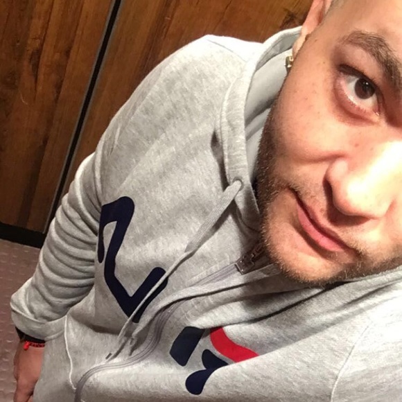 Profile Picture of Steven Heim (@stevensmh) on Poshmark