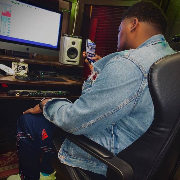 Profile Picture of James Mearise (@jamesmearise316) on Poshmark