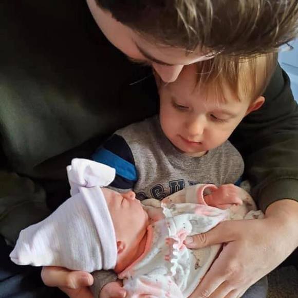 Profile Picture of Sam Hess (@hess1998) on Poshmark